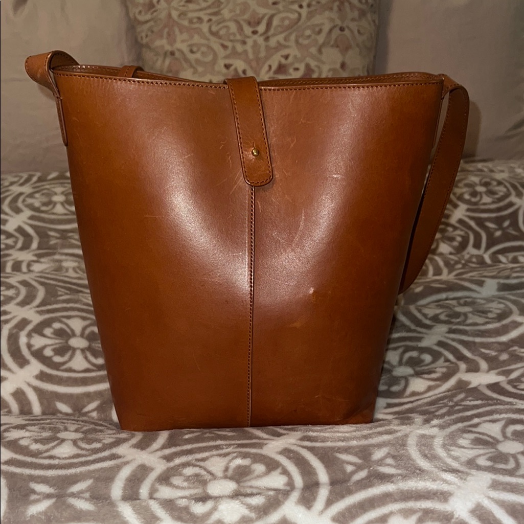 Jenni Kayne Leather Bucket Bag With Wallet